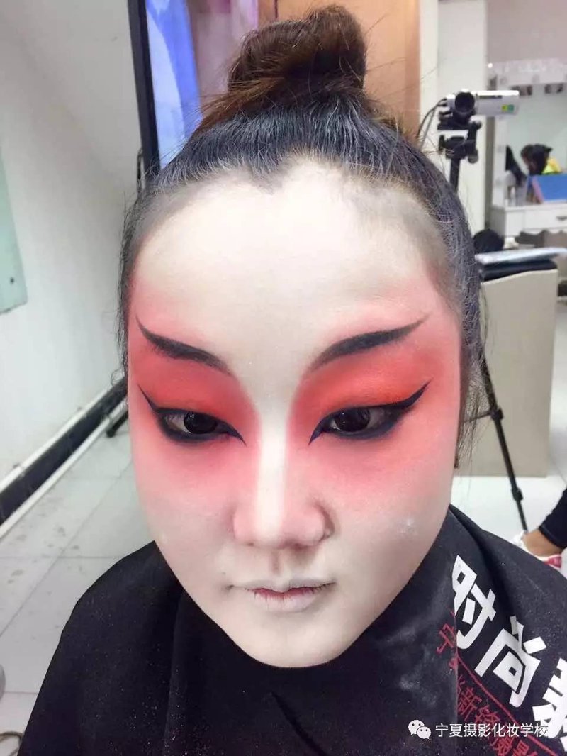 宁夏化妆学校